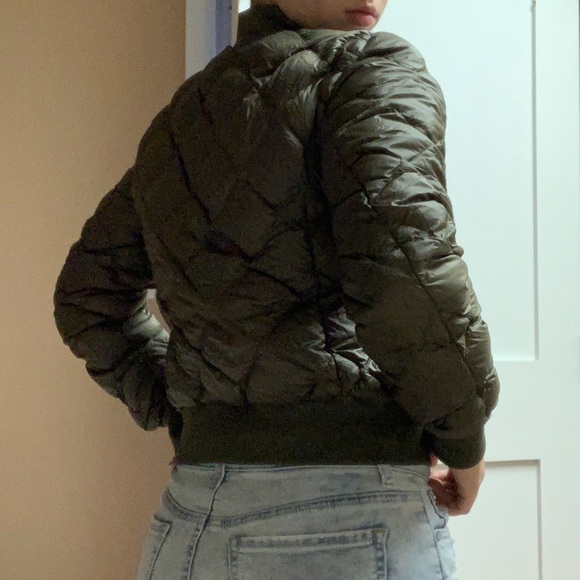 PUFFER JACKET🦎 - Picture 3 of 3